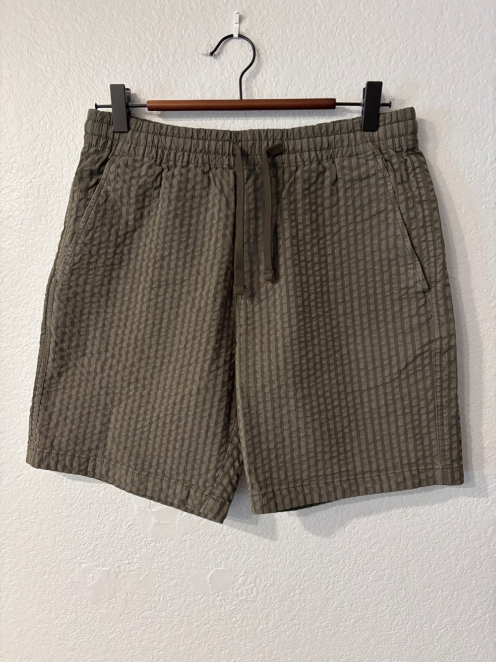 Todd Snyder Olive Textured Seersucker Drawstring Athletic Shorts
